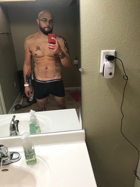 Photo nue de fuite OnlyFans de Weirdone