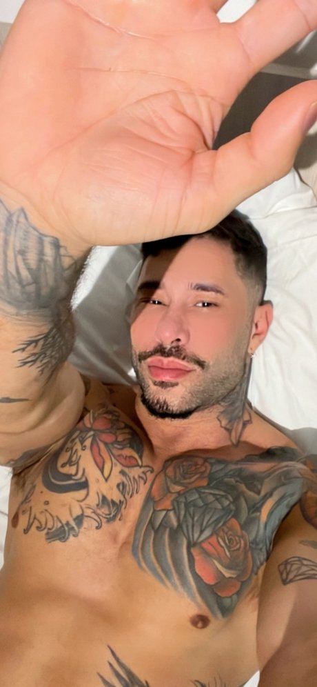Photo nue de fuite OnlyFans de Paulopicasso23cm