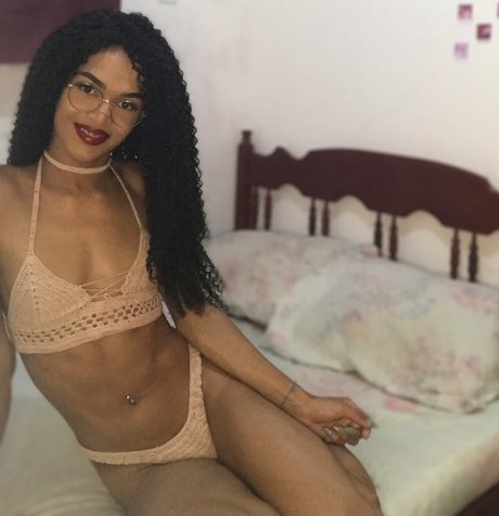 Photo nue de fuite OnlyFans de Paola Eduarda