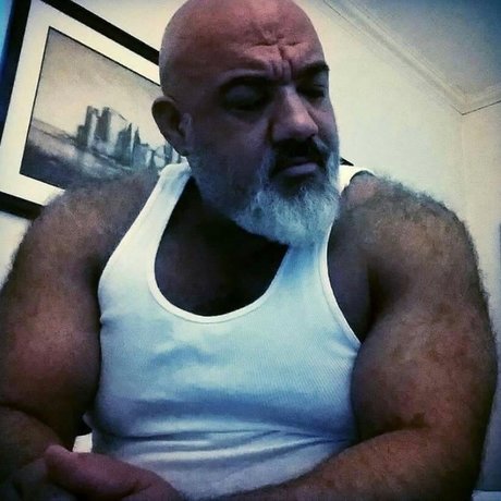 Photo nue de fuite OnlyFans de Daddy Bear 69