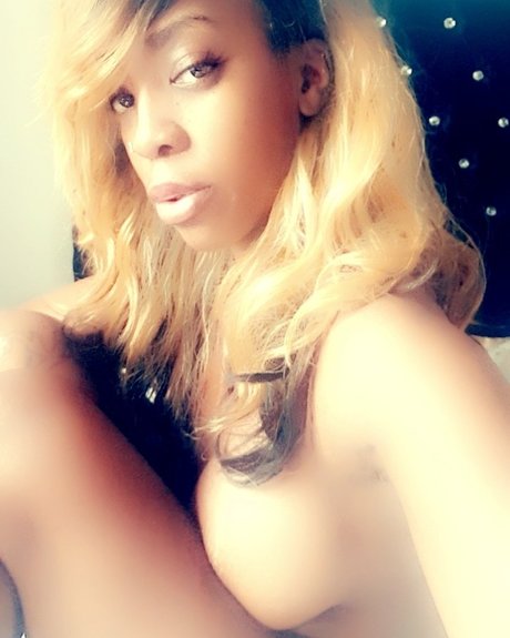 Photo nue de fuite OnlyFans de Dawn Carter