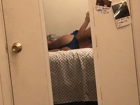 Photo nue de fuite OnlyFans de Daddys Girl
