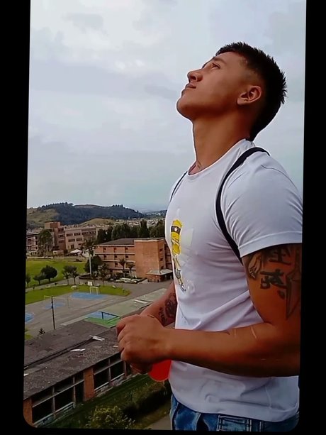 Photo nue de fuite OnlyFans de Felipe Pinzon