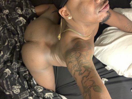 Photo nue de fuite OnlyFans de Rudetrniboi