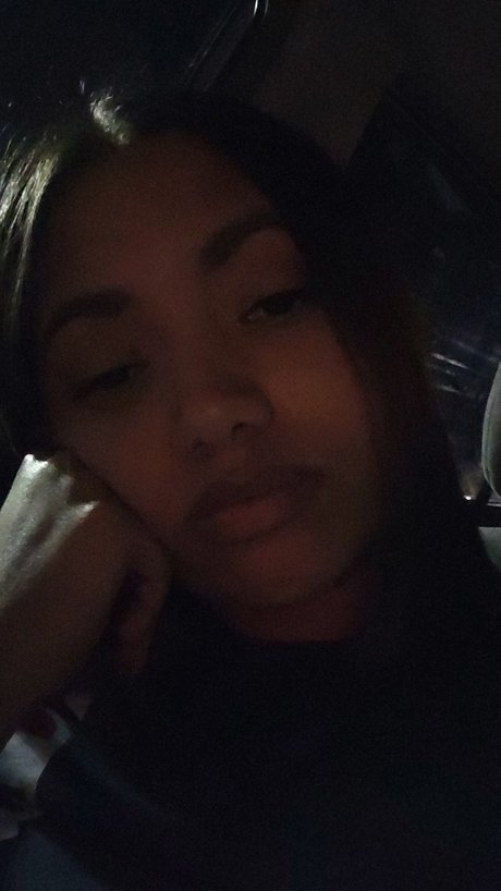 Photo nue de fuite OnlyFans de Reynaa