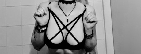 Photo nue de fuite OnlyFans de Pixi