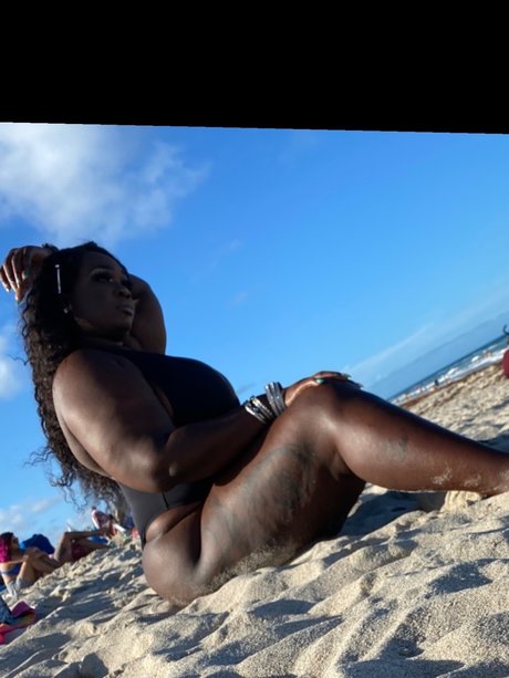 Photo nue de fuite OnlyFans de Glammazhon