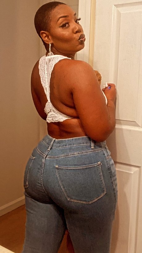 Photo nue de fuite OnlyFans de Chocolat3 Drop
