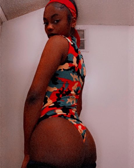 Photo nue de fuite OnlyFans de Chocolate