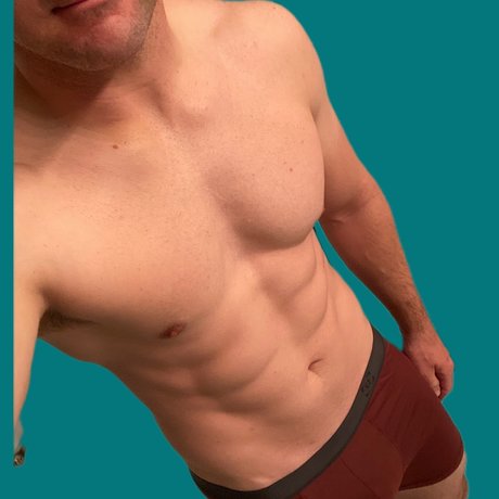 Photo nue de fuite OnlyFans de Travis W  Free