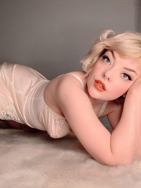 Photo nue de fuite OnlyFans de Eve Gray Pixelminxfree