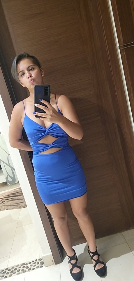 Photo nue de fuite OnlyFans de Cinderella