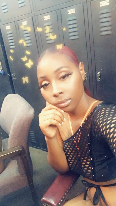 Ayyoprettyblack