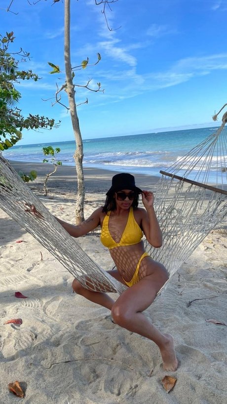 Photo nue de fuite OnlyFans de Coralsexy22