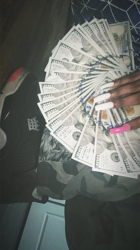 Photo nue de fuite OnlyFans de Prettymixbreed 