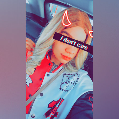 Photo nue de fuite OnlyFans de Royalteaa
