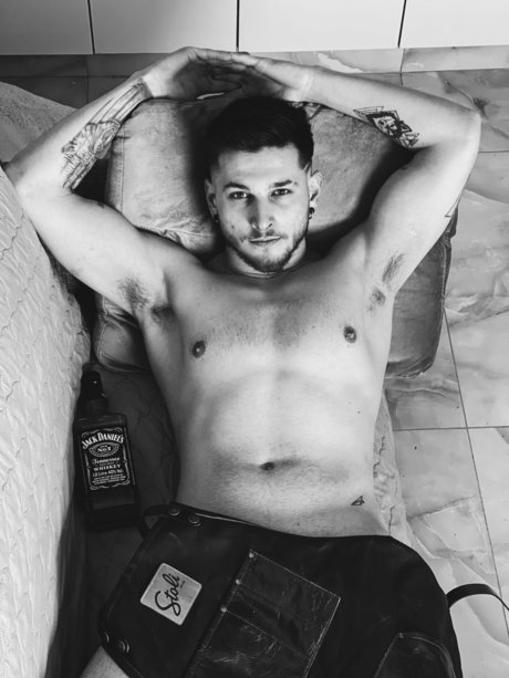 Photo nue de fuite OnlyFans de Ponchic
