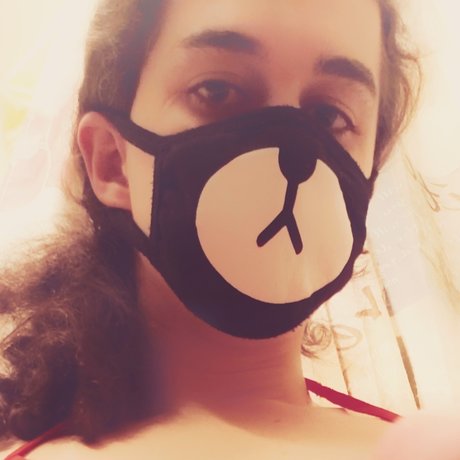 Photo nue de fuite OnlyFans de Pocketlint 3