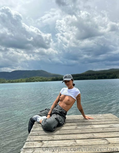 Photo nue de fuite OnlyFans de Lunaventura