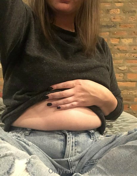 Photo nue de fuite OnlyFans de Potbellywife
