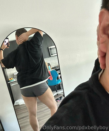 Photo nue de fuite OnlyFans de Pdxbellyboy