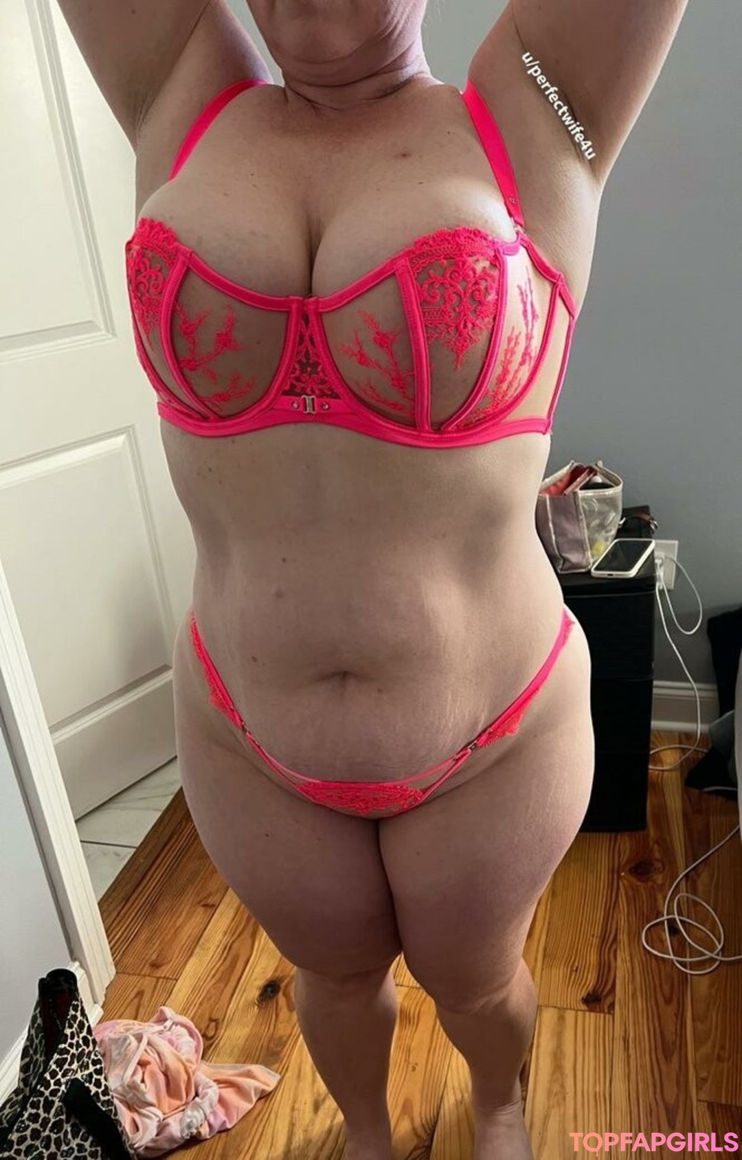 Photo nue de fuite OnlyFans de The Perfect Wife #36 Photo nue de fuite OnlyFans de The Perfect Wife #36