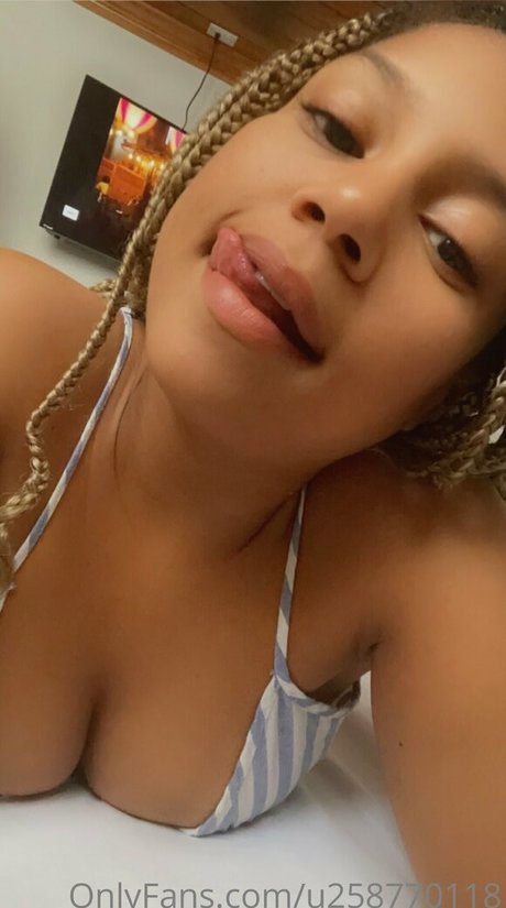 Photo nue de fuite OnlyFans de Juicylucy121