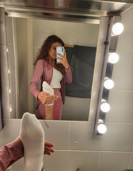 Photo nue de fuite OnlyFans de Hopefeet