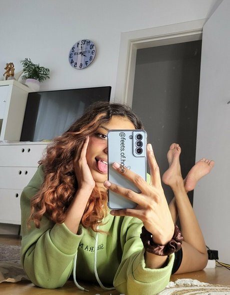 Photo nue de fuite OnlyFans de Hopefeet