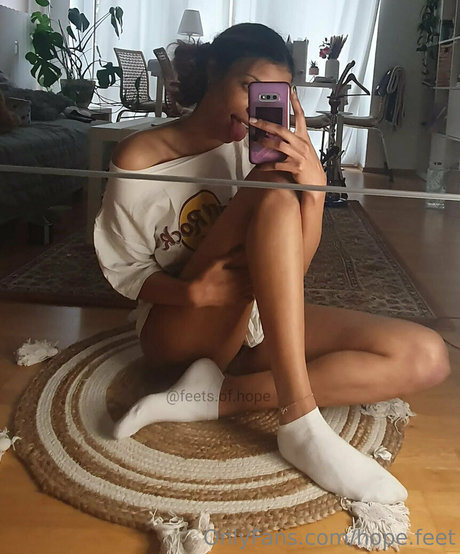 Photo nue de fuite OnlyFans de Hopefeet