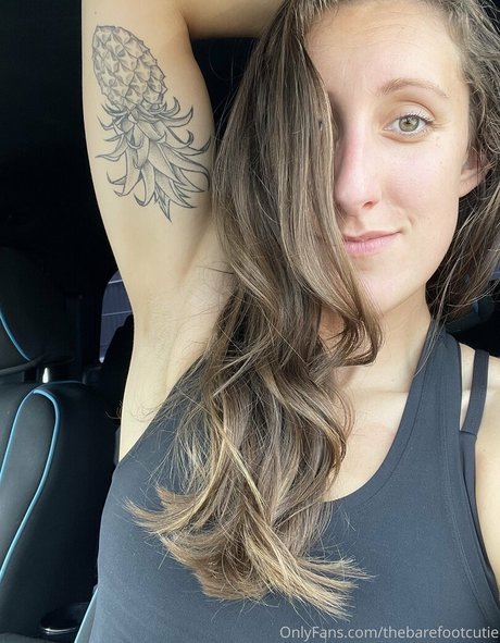 Photo nue de fuite OnlyFans de Thebarefootcutie