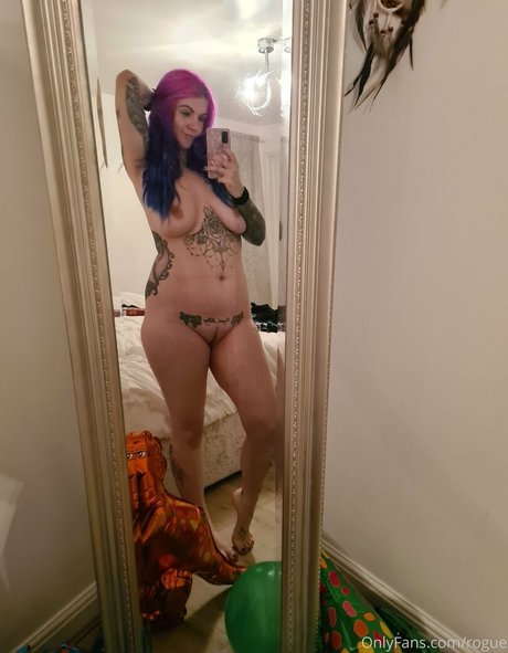 Photo nue de fuite OnlyFans de Rogue
