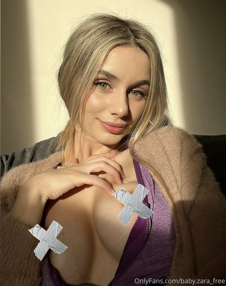 Photo nue de fuite OnlyFans de Zararosefree