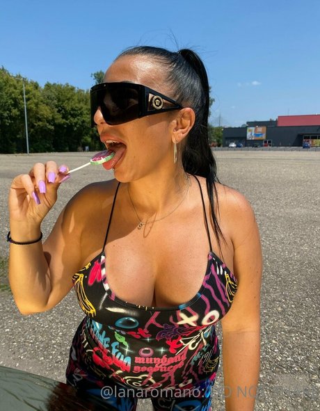 Photo nue de fuite OnlyFans de Lanaromano