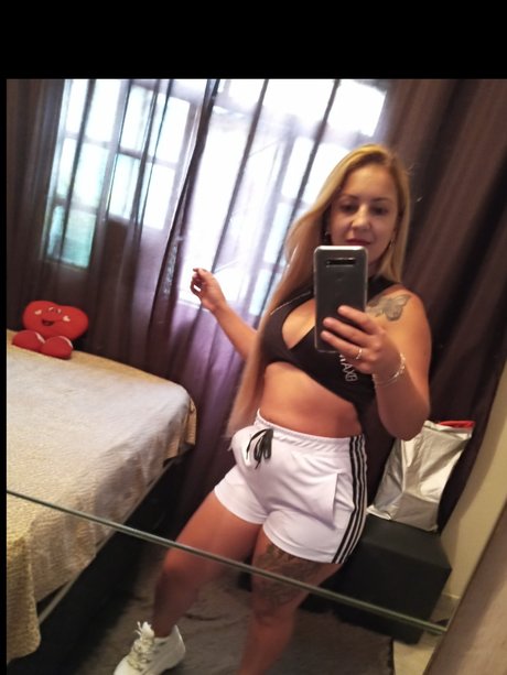 Photo nue de fuite OnlyFans de Claudia Ferreira