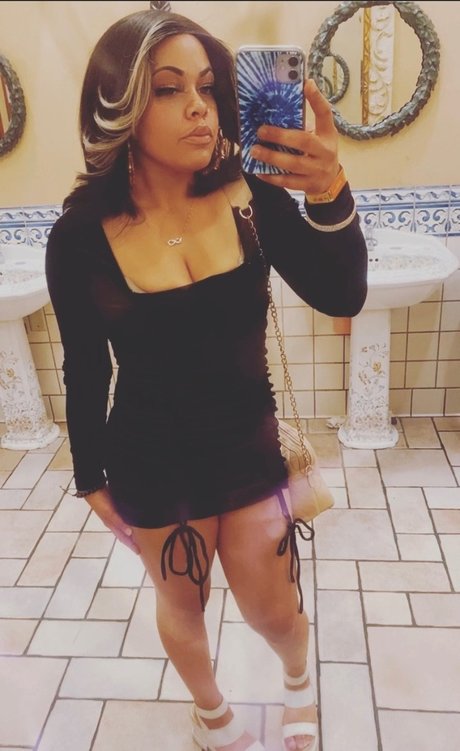 Photo nue de fuite OnlyFans de Neveahbabii