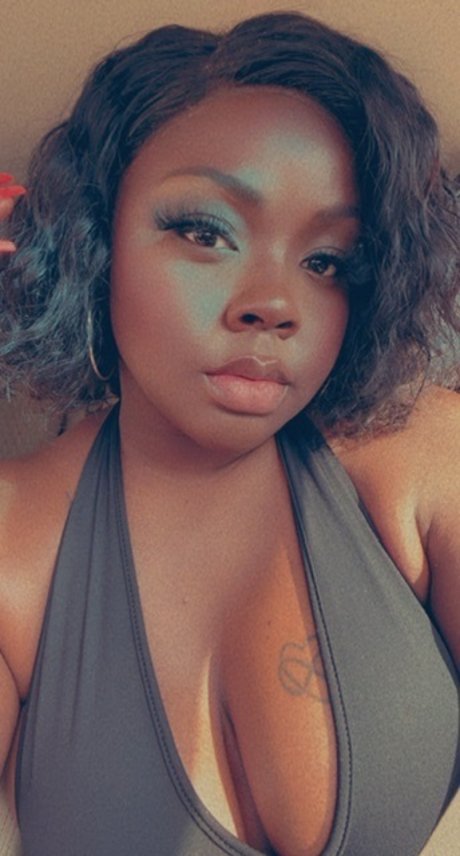 Photo nue de fuite OnlyFans de Rikaaa