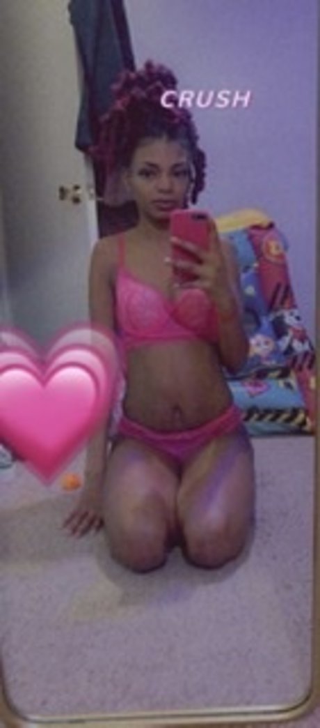 Photo nue de fuite OnlyFans de Kiarra