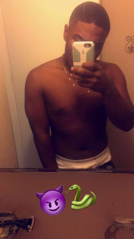Photo nue de fuite OnlyFans de Eanuel