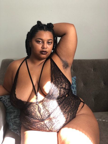 Photo nue de fuite OnlyFans de Qthefatmyth 