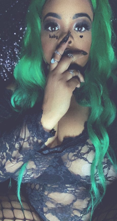 Photo nue de fuite OnlyFans de Qiing Dom