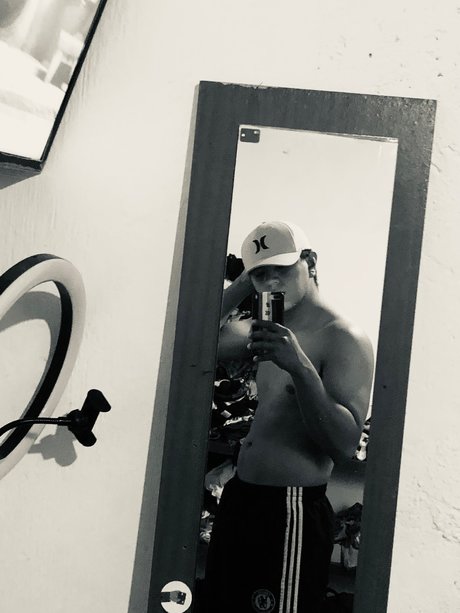 Photo nue de fuite OnlyFans de Edgar Santos