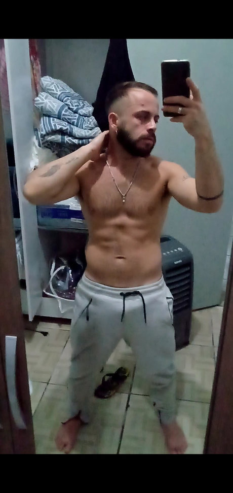 Photo nue de fuite OnlyFans de Eduardo Mattos