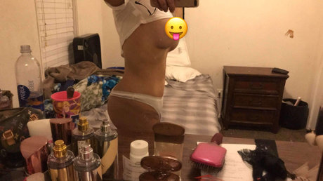 Photo nue de fuite OnlyFans de Queenvqueen