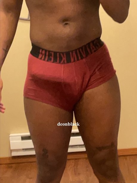 Photo nue de fuite OnlyFans de Deon Hung Black