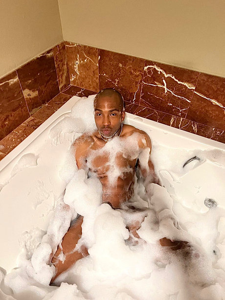 Photo nue de fuite OnlyFans de Donovan Cox