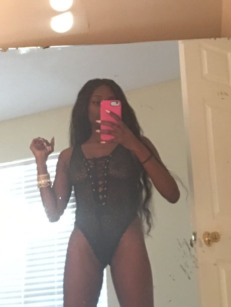 Photo nue de fuite OnlyFans de Hershey Kiss