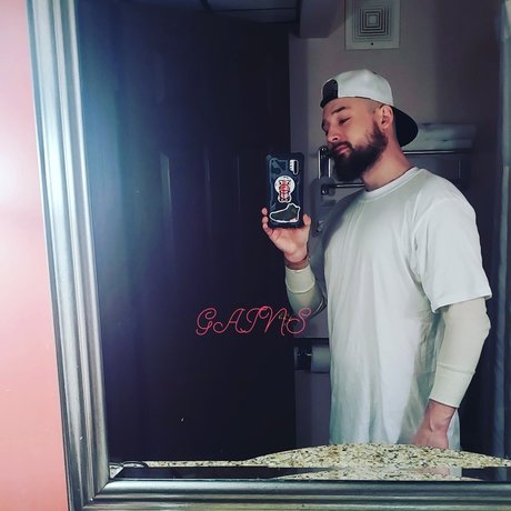 Photo nue de fuite OnlyFans de Drewsky88
