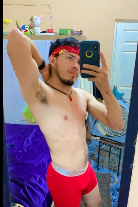 Photo nue de fuite OnlyFans de Eduardo Oyuela