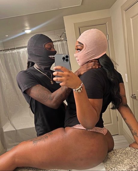 Photo nue de fuite OnlyFans de Money Miyaa